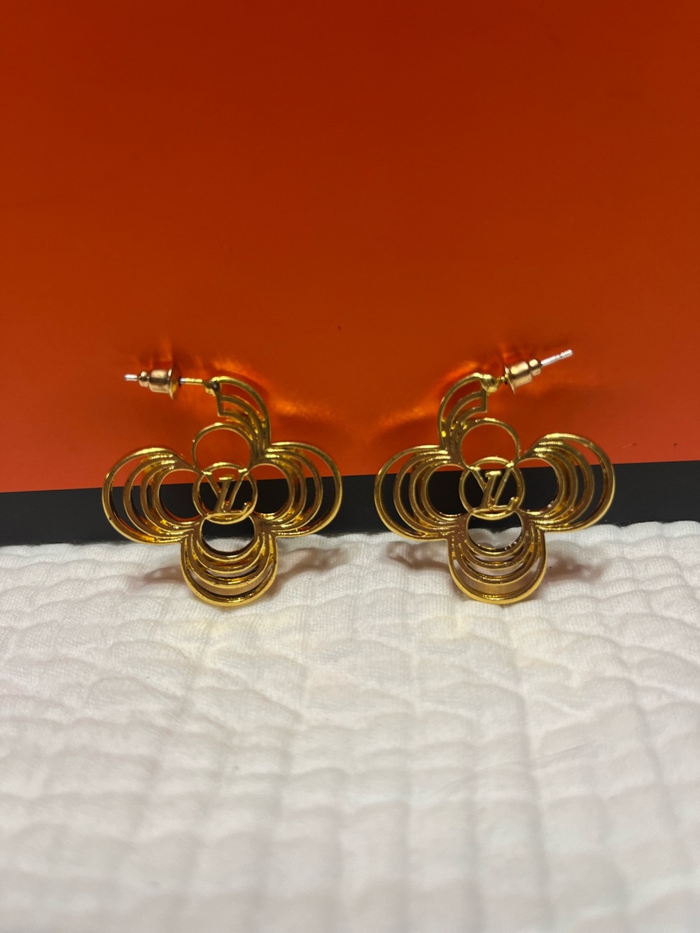 Louis. Vuitton. Breeze Gold Tone Flower Signature Logo Earrings